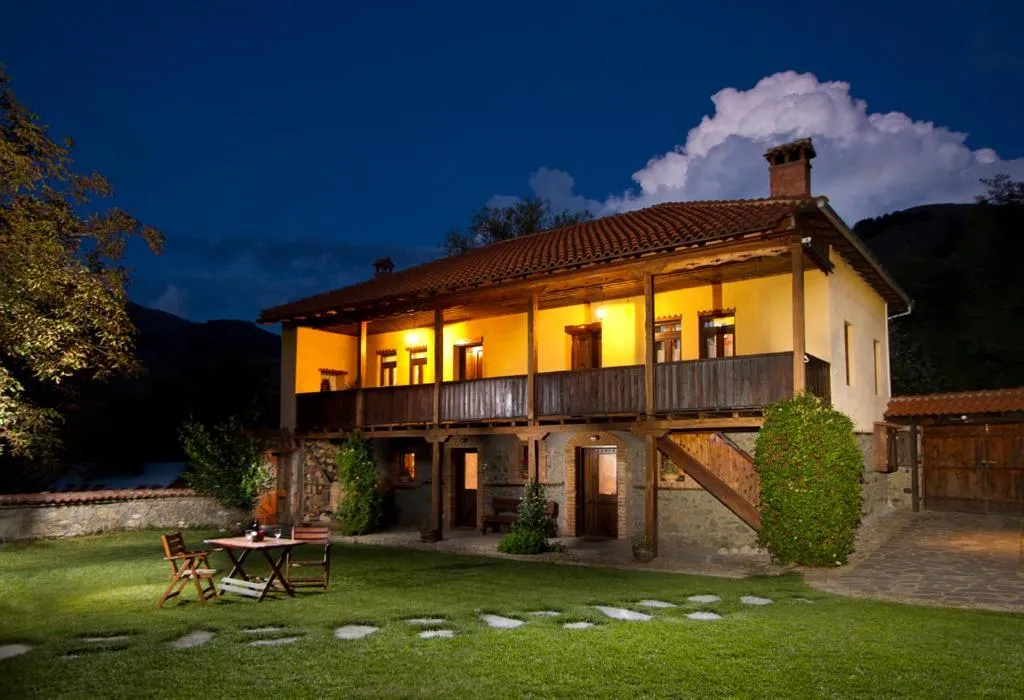 Kivotos Epavlis, hotel en Prespes