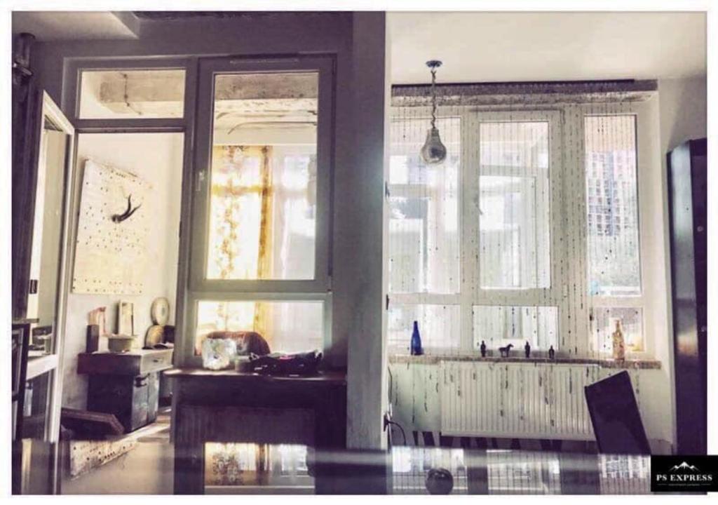 Kitsch style apartment metro Lukyanovskaya — Hotel in Kyiv