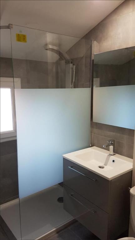 Appartement T3 refait à neuf face à la mer - 2