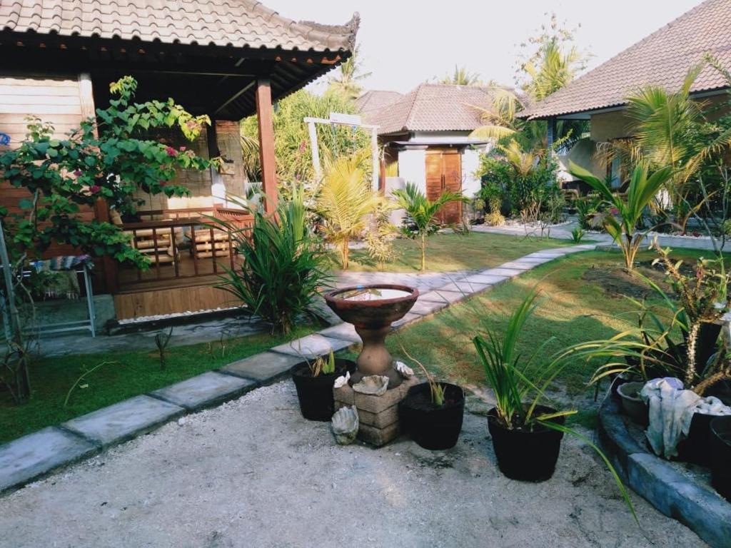 Belongs Beach Bungalow — Hotel in Bali