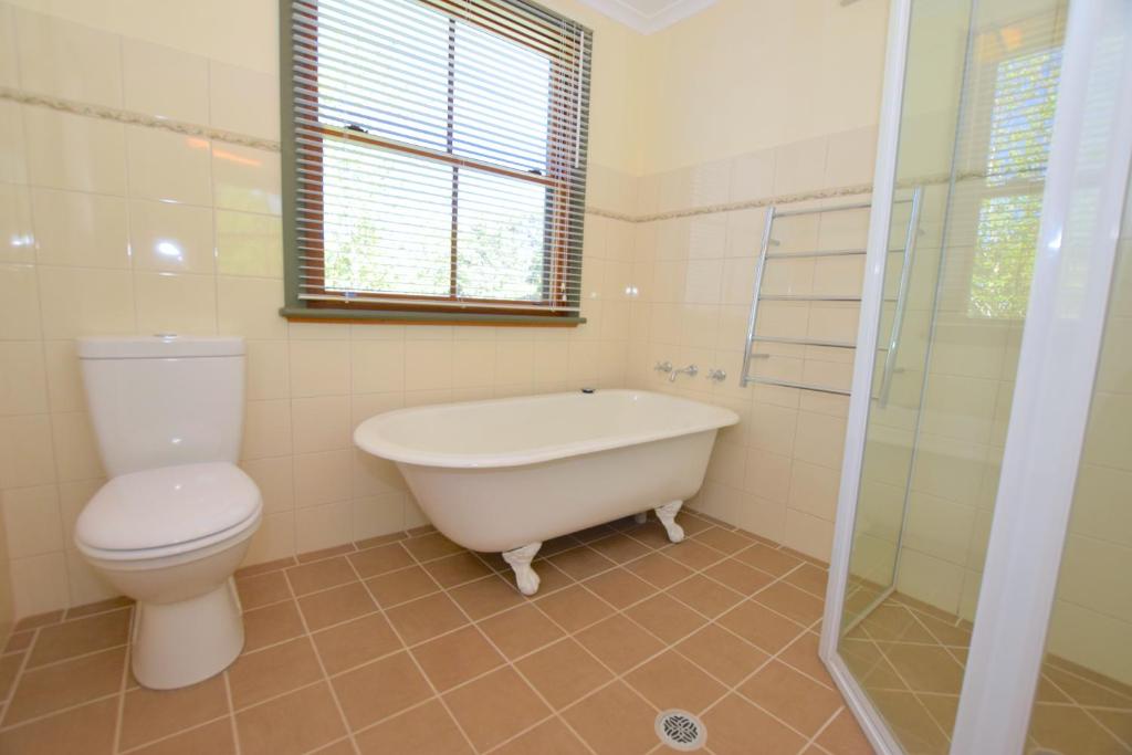 Mintie Cottage on Leura Mall photo