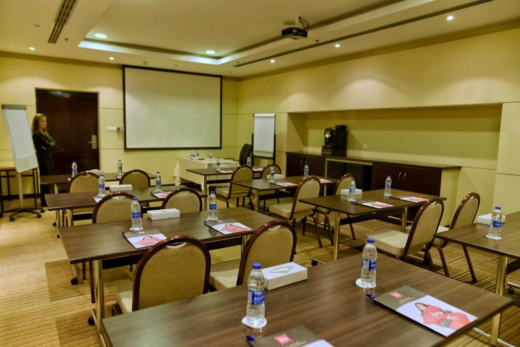 ibis Muscat — Hotel building in Muscat, Muscat