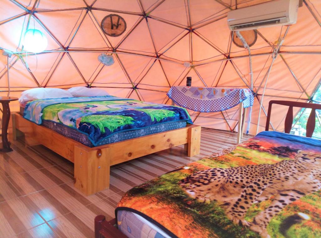 Nativa Whale Domes — Hotel in Puerto Lopez