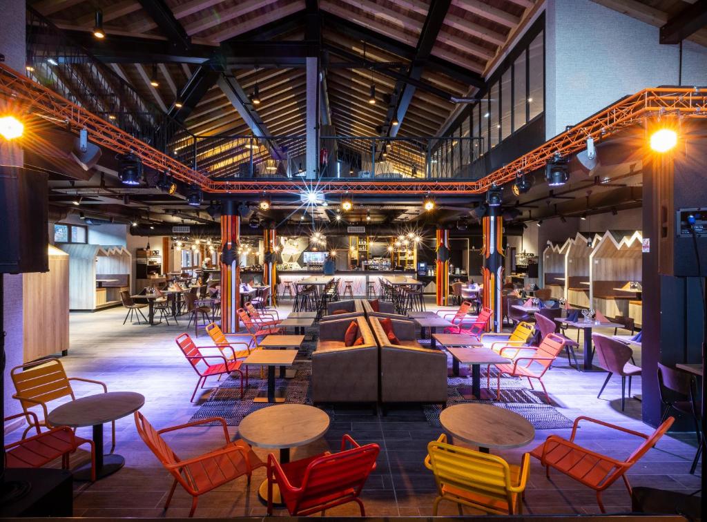 Bar/lounge, Hotel Base Camp Lodge in Bourg-Saint-Maurice