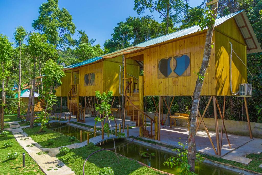 Phu Quoc Valley Sen Bungalow