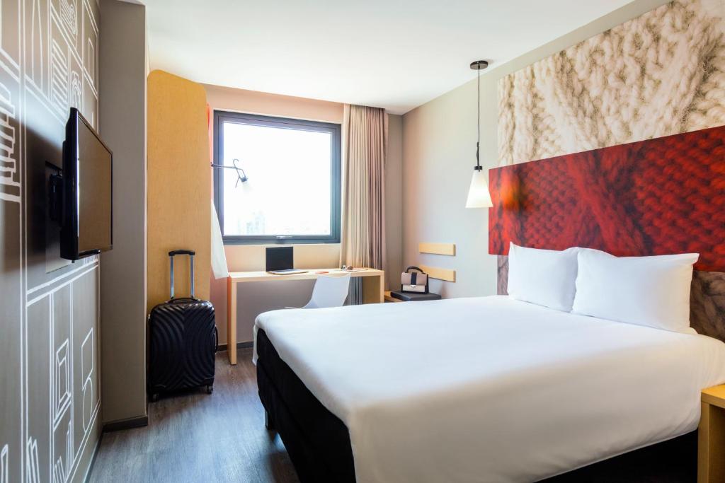 Ibis Manchester Centre 96 Portland Street