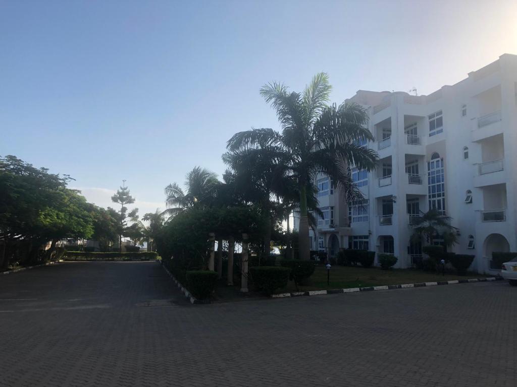 Almasi Oceanfront Nyali photo