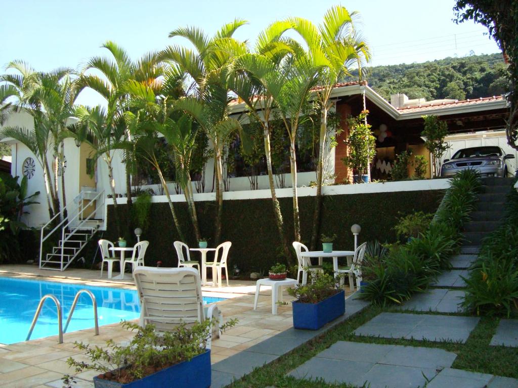 CASA COM PISCINA