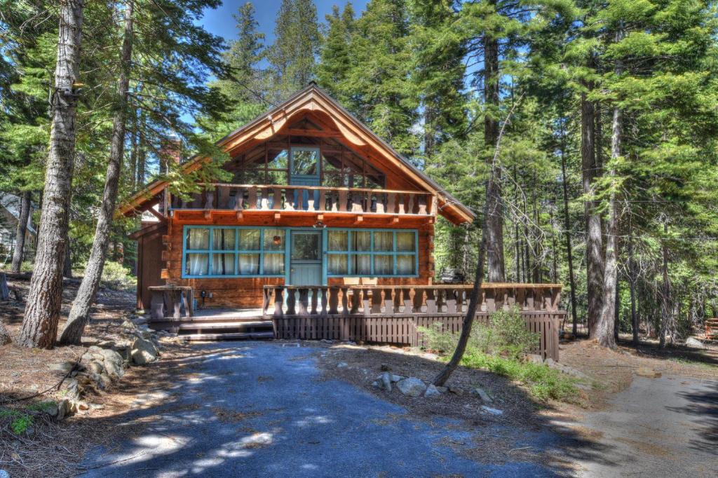 Charming Cascade Chalet