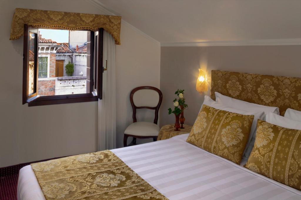 Hotel Pausania photo