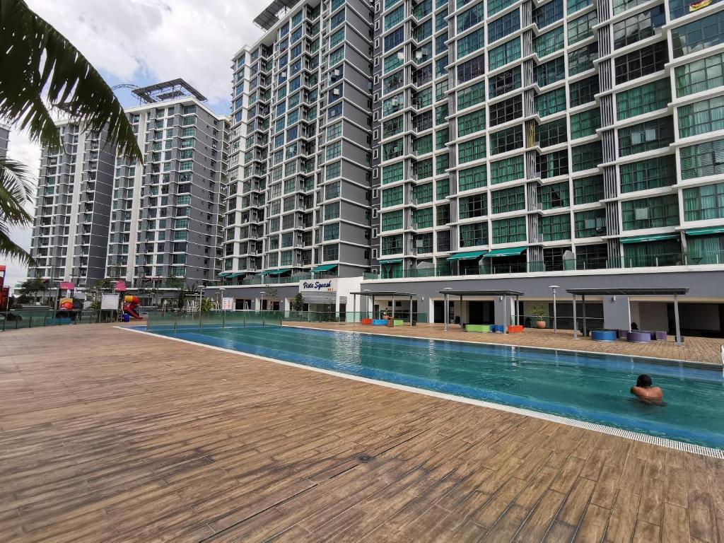 Vista Alam Studio Units - Pool, food court photo
