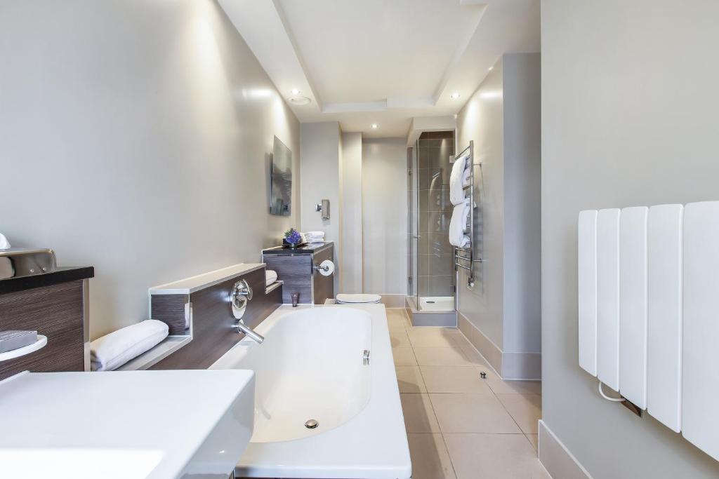 Top 10 5Star hotels in London hot tubs in room