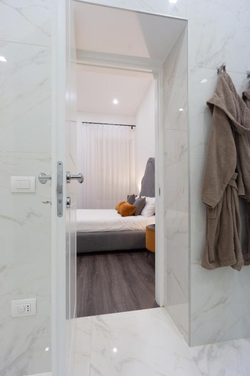 Naples Suite Rodino 24 Additional