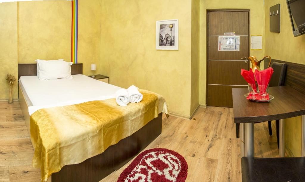 Hotel EOS photo