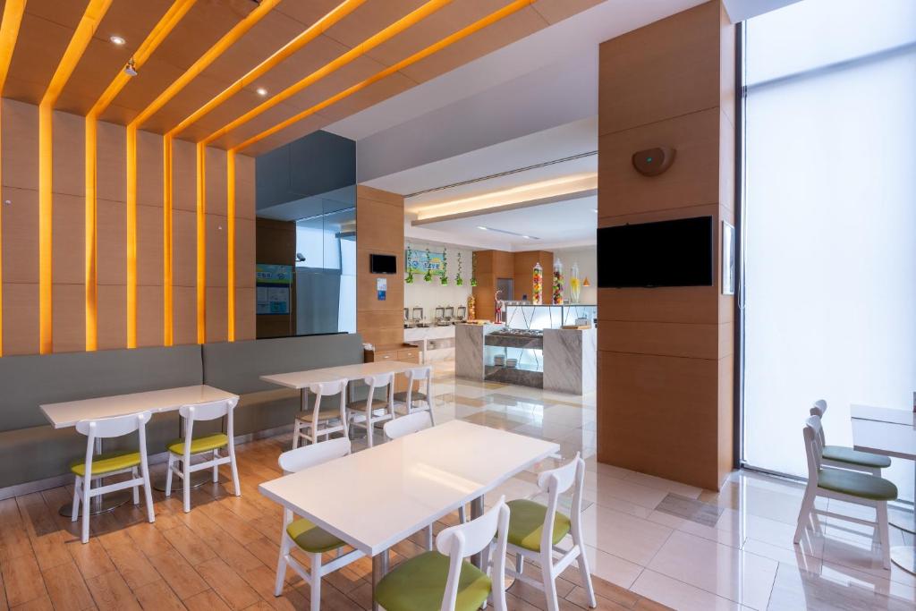 Holiday Inn Express Shanghai Jiading Industry Park photo