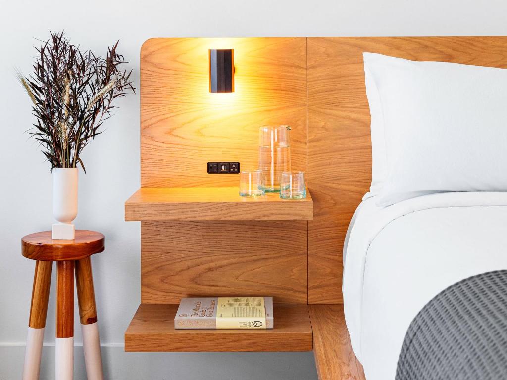 Los Angeles Hotel June Additional
