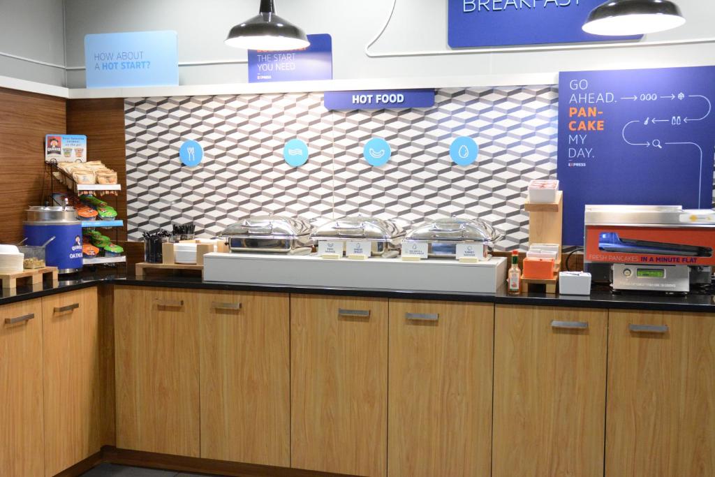 Holiday Inn Express Stamford Photo 2