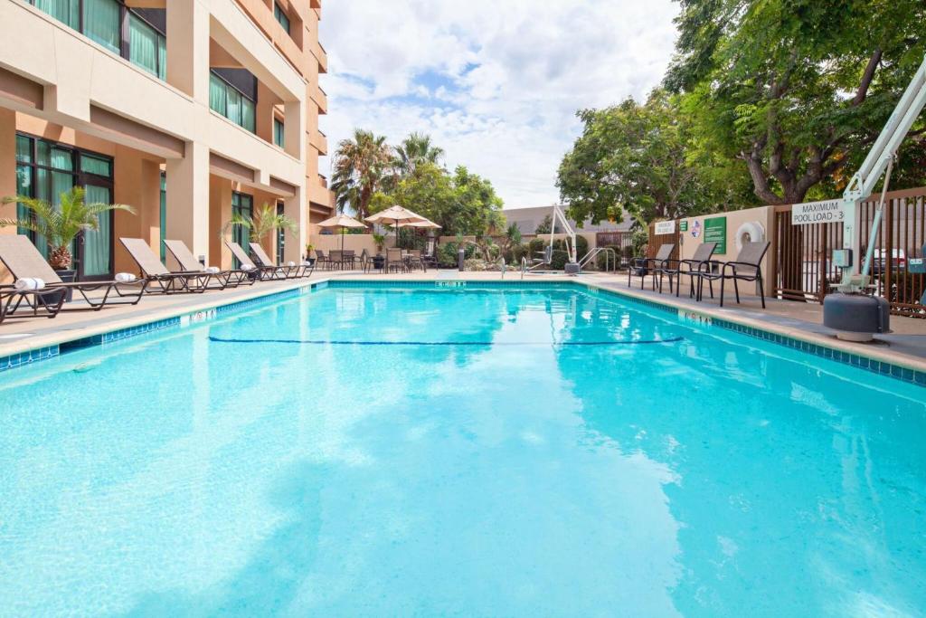Holiday Inn PalmdaleLancaster, Palmdale (CA) 2024 Updated Prices, Deals
