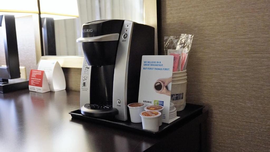 Holiday Inn Express & Suites Gibson photo
