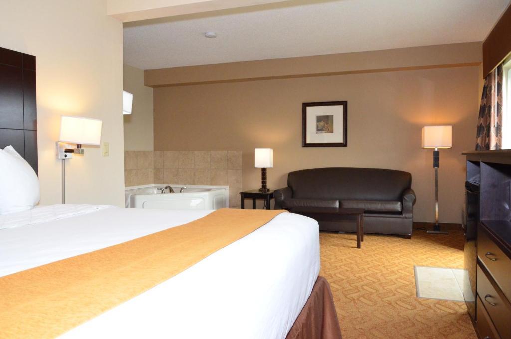 Cobblestone Inn & Suites - Lake View 전경