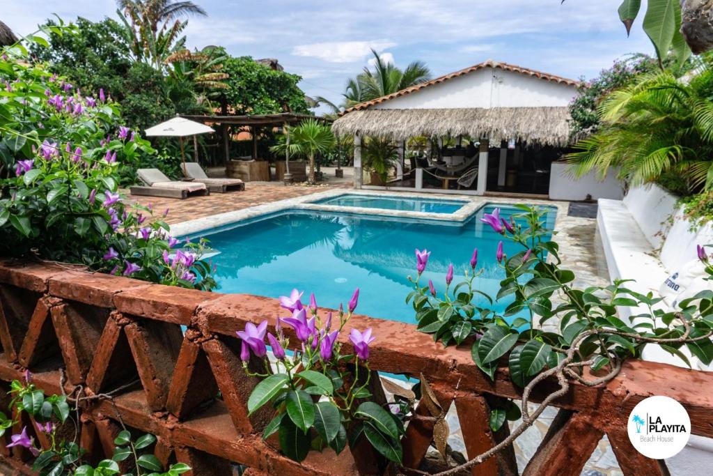 La Playita Beach House photo