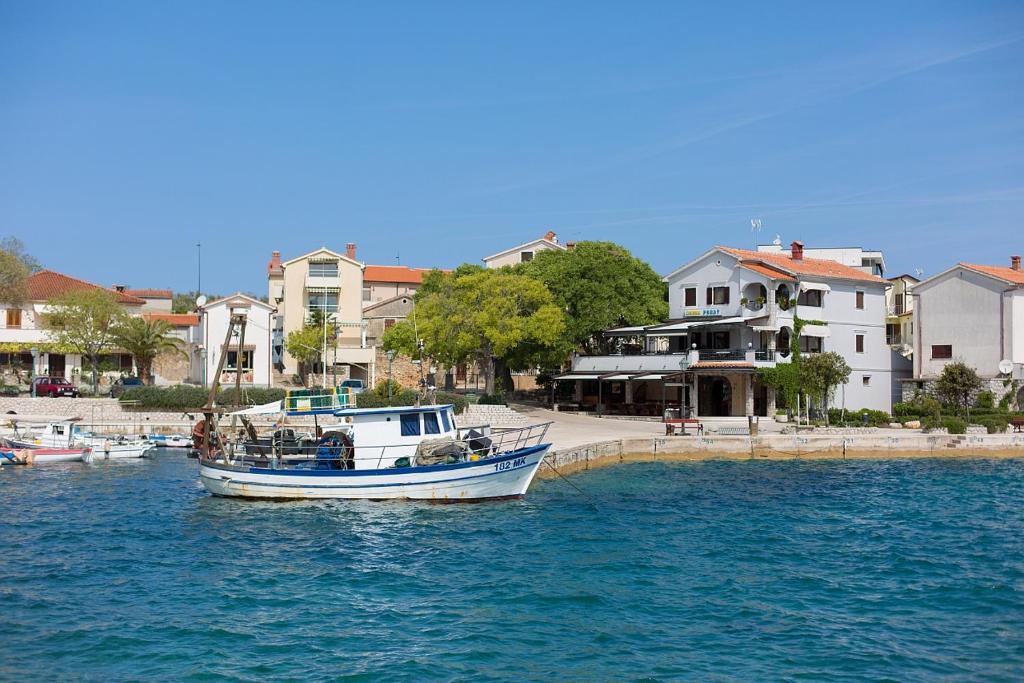 Guest House Keti photo