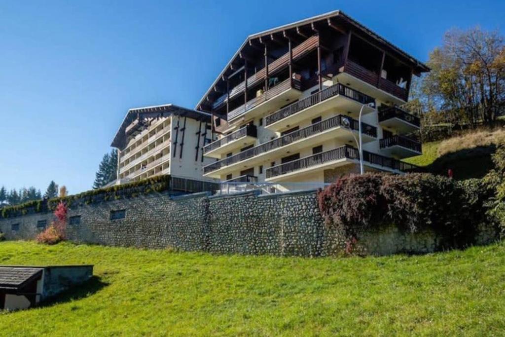 welcoming apartment with swimming pools near the Megève ski slopes - 2