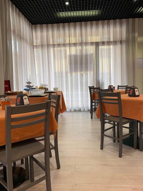 HOTEL DOZZA photo