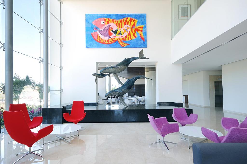 Exterior view, Holiday Inn Express Puerto Vallarta By IHG in Puerto Vallarta