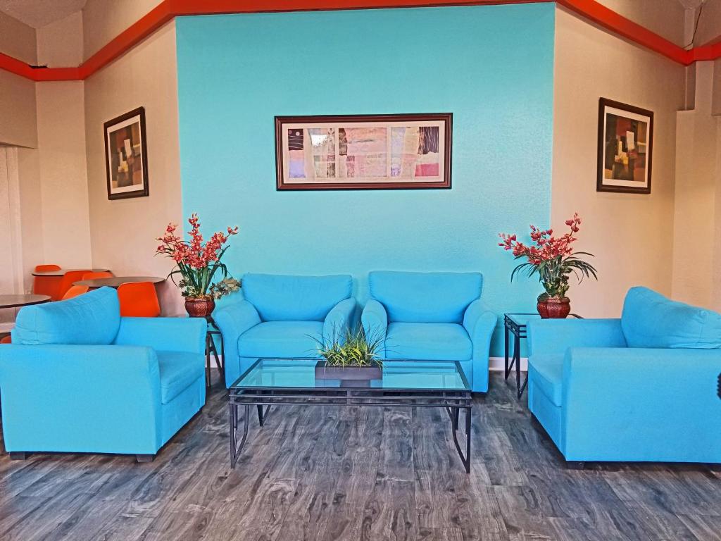 Howard Johnson by Wyndham Houston Hobby Airport photo
