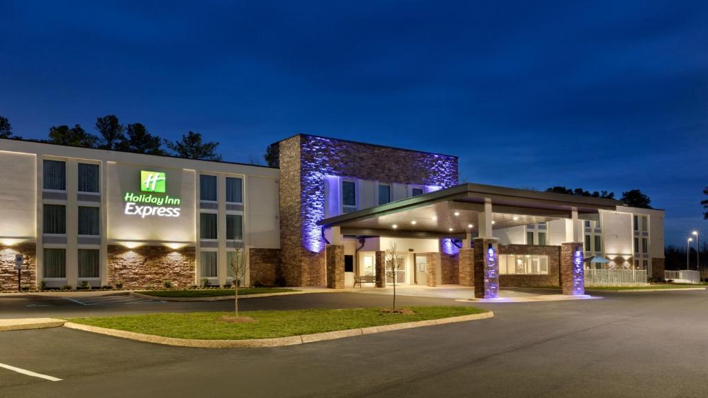 Holiday Inn Express Williamsbrg Busch Gardens Area photo