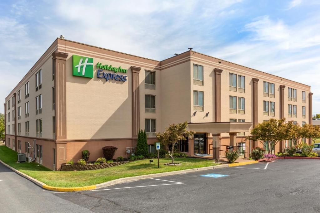 Holiday Inn Express Harrisburg SW - Mechanicsburg photo
