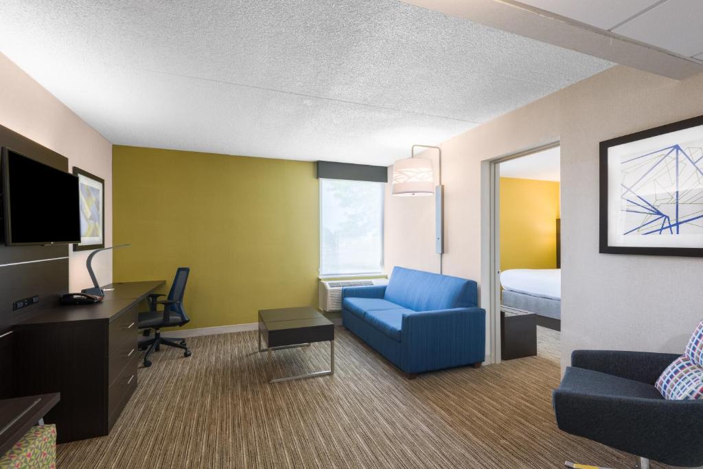 Holiday Inn Express Ramsey Mahwah photo