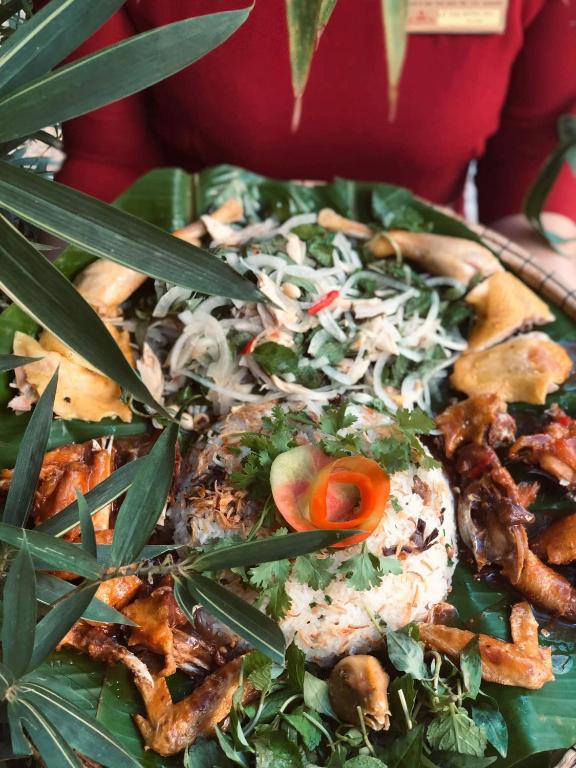KHÁCH SẠN DUY NHẤT