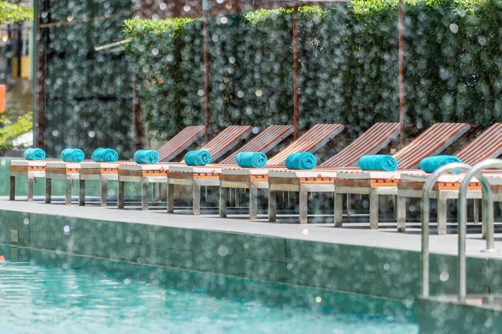 Swimming pool