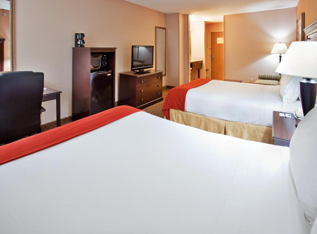 Holiday Inn Express & Suites Kansas City - Liberty (HWY 152) Photo 11