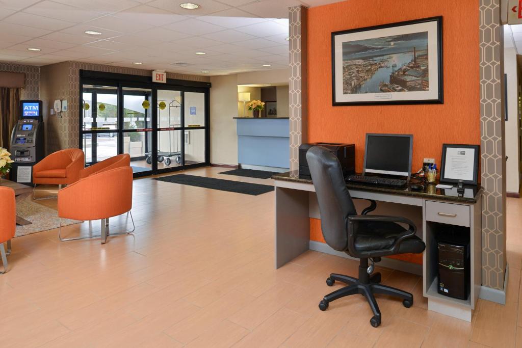 Holiday Inn Express Providence-North Attleboro Photo 22