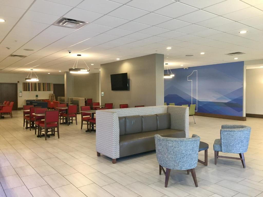 Holiday Inn Express - Grand Island photo