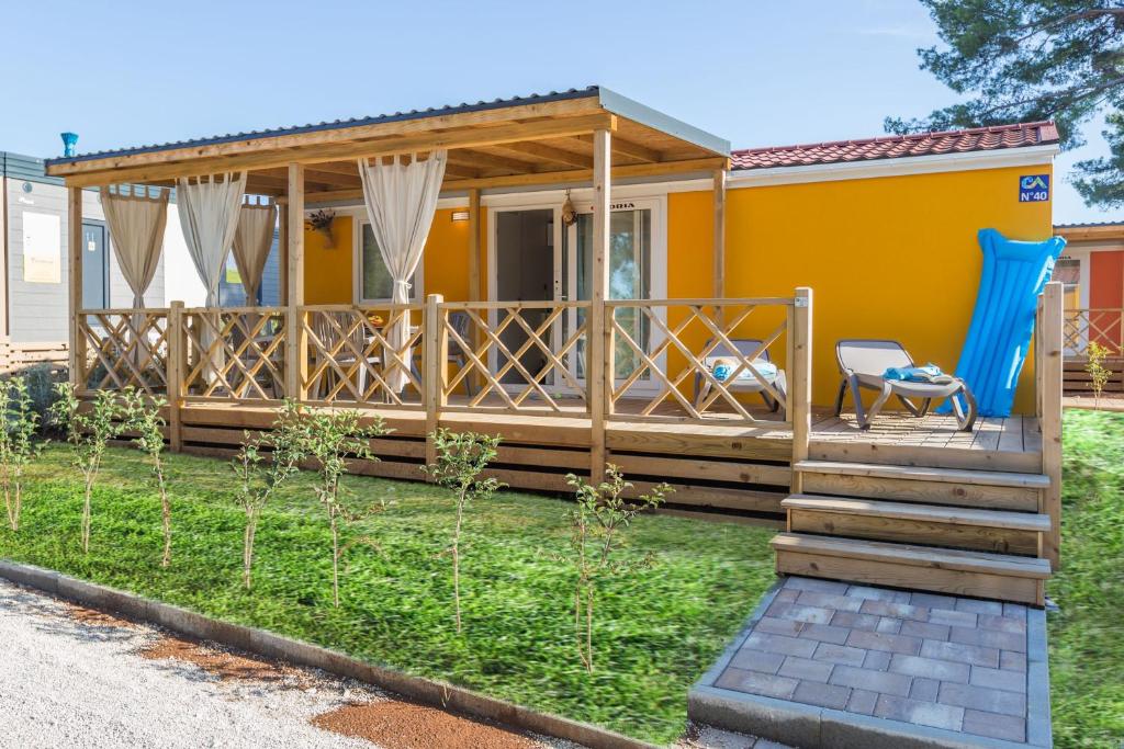 Camping Adria Mobile Homes Lanterna — Hotel in Porec