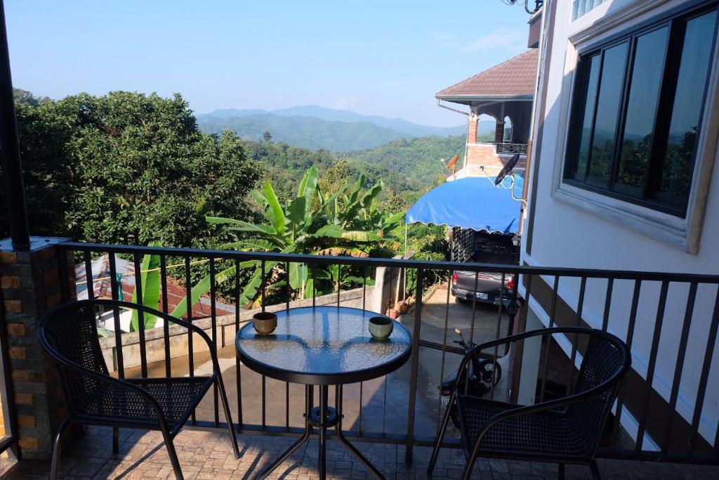 Balcony/terrace, Doi Tung Heng Thana Homestay in Chiang Rai