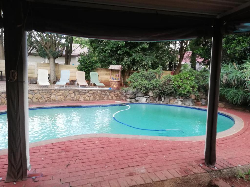 Rocky Ridge Guest House SELF Catering - No alcohol allowed photo