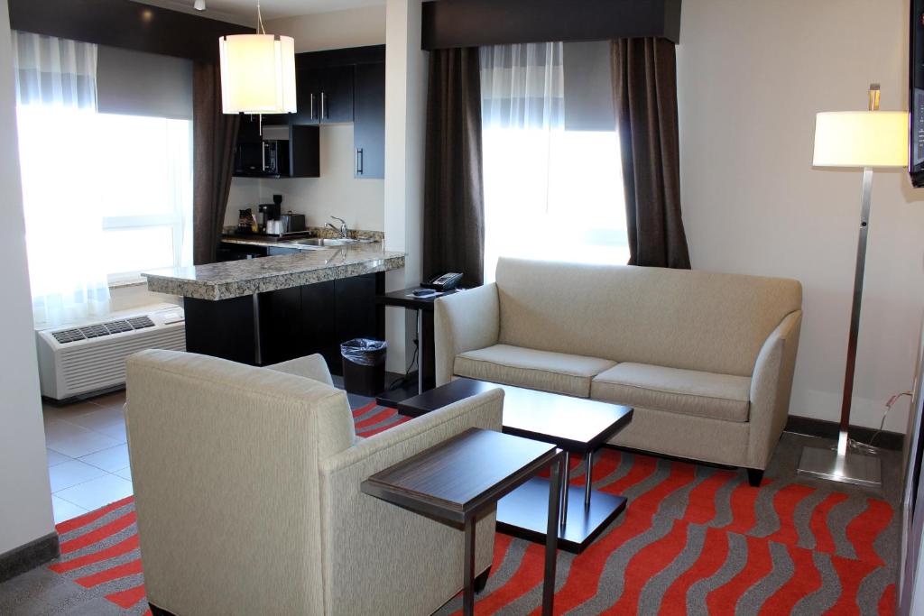Holiday Inn Express Bonnyville Photo 5