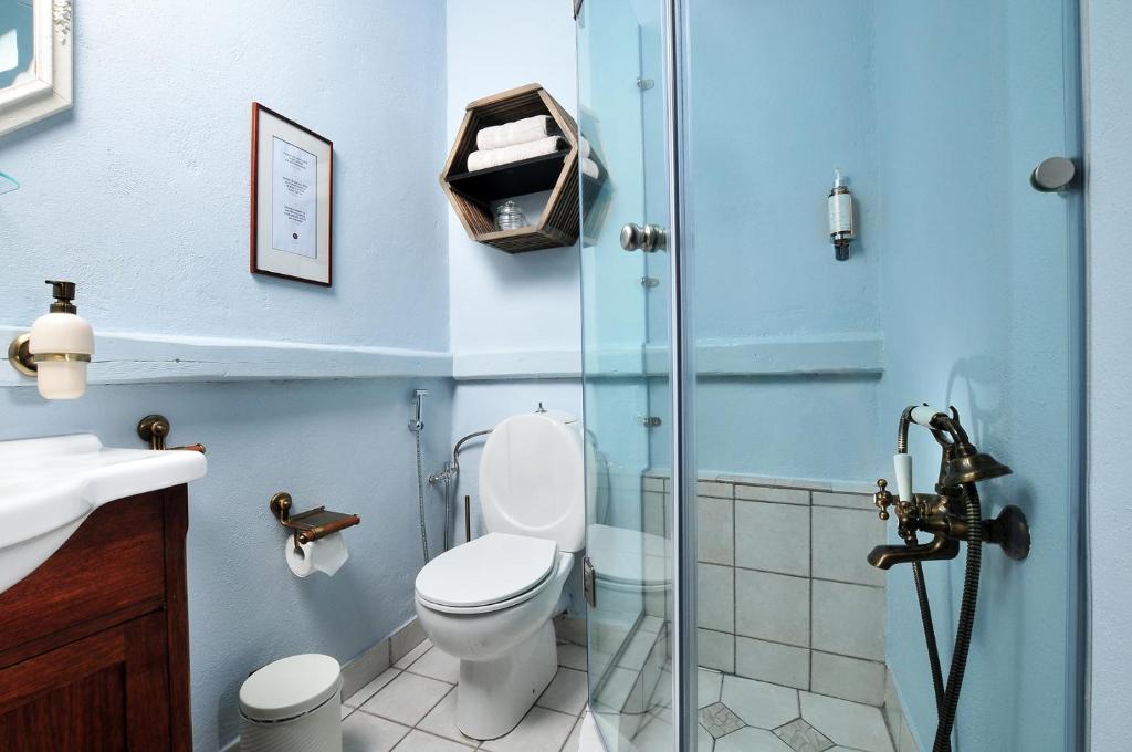 BLUE GREY cottage photo