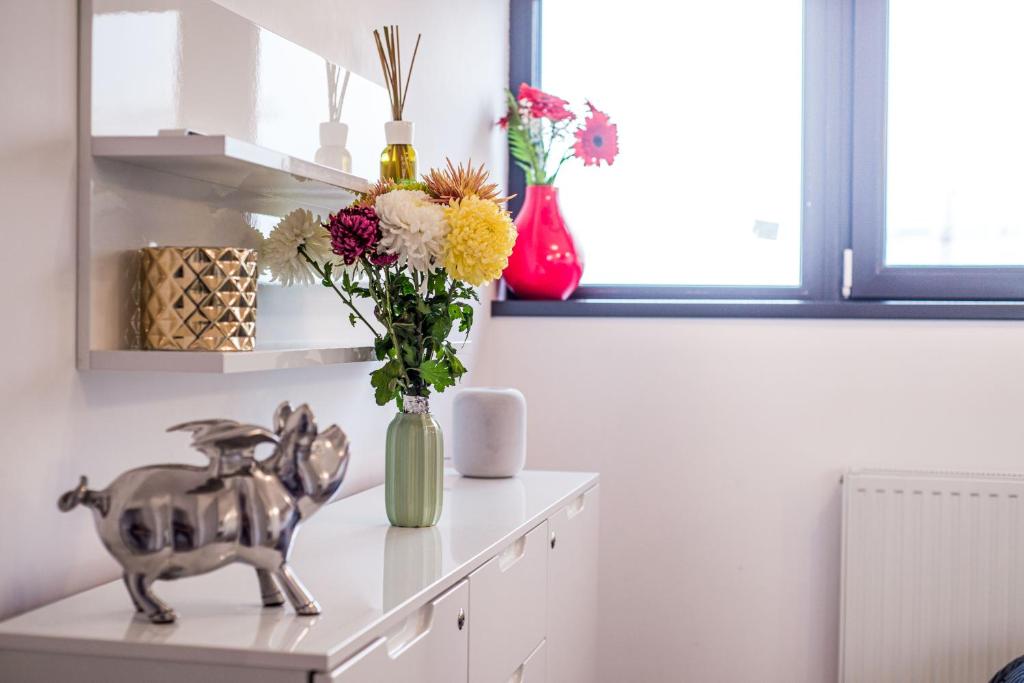 2-Room Penthouse Plaza Residence P1 photo