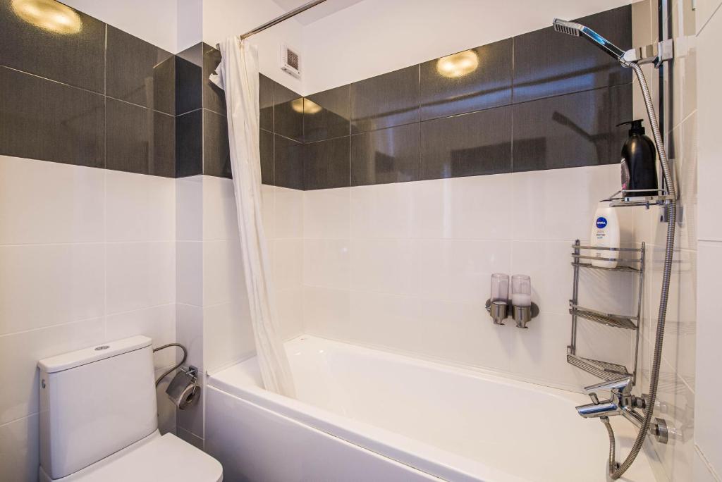 2-Room Penthouse Plaza Residence P1 photo