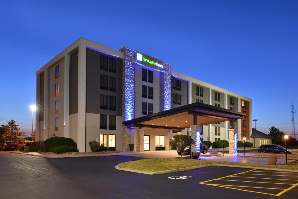 Holiday Inn Express Rochester - University Area photo
