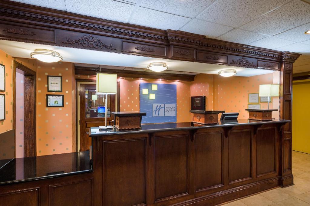 Holiday Inn Express Washington DC East- Andrews AFB photo