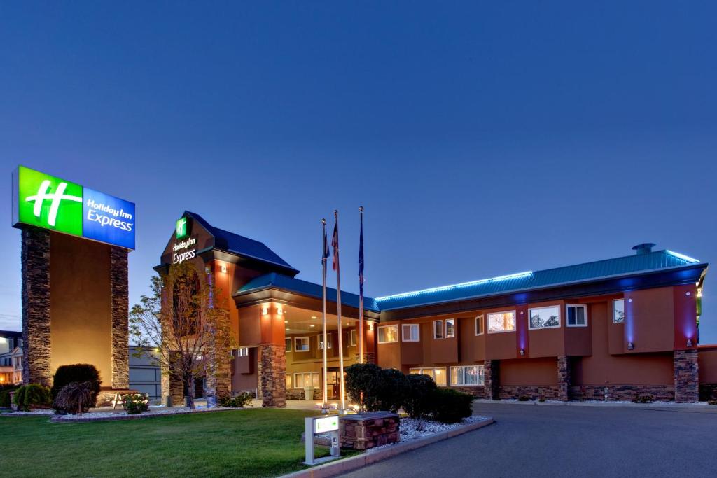 Holiday Inn Express Red Deer photo