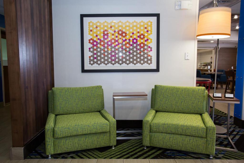 Holiday Inn Express Wilmington photo