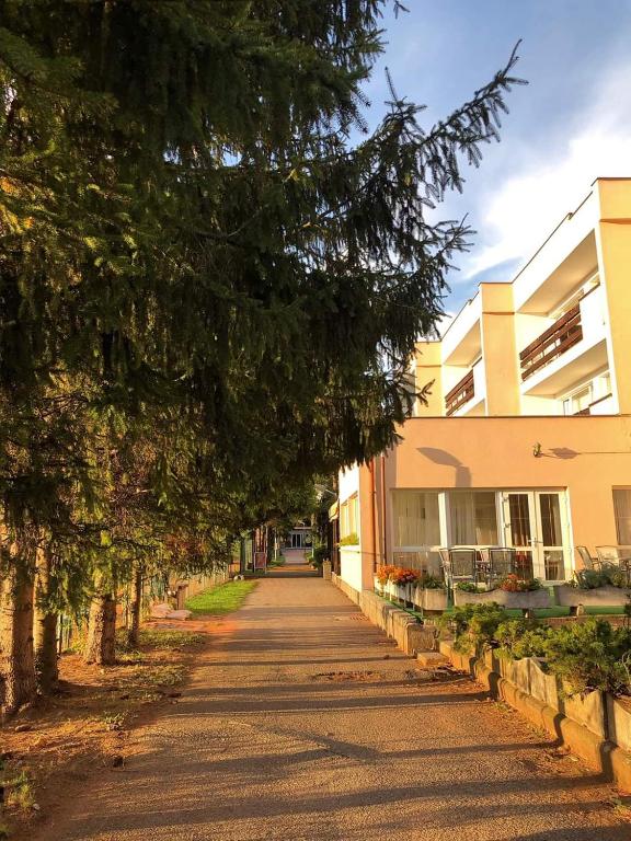 InterSport Hotel — Hotel in Bratislava